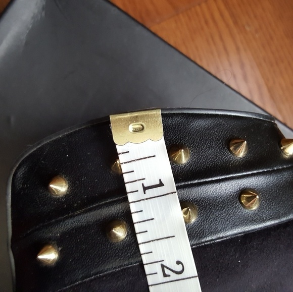 wild pair black heels with spikes. - Picture 4 of 8